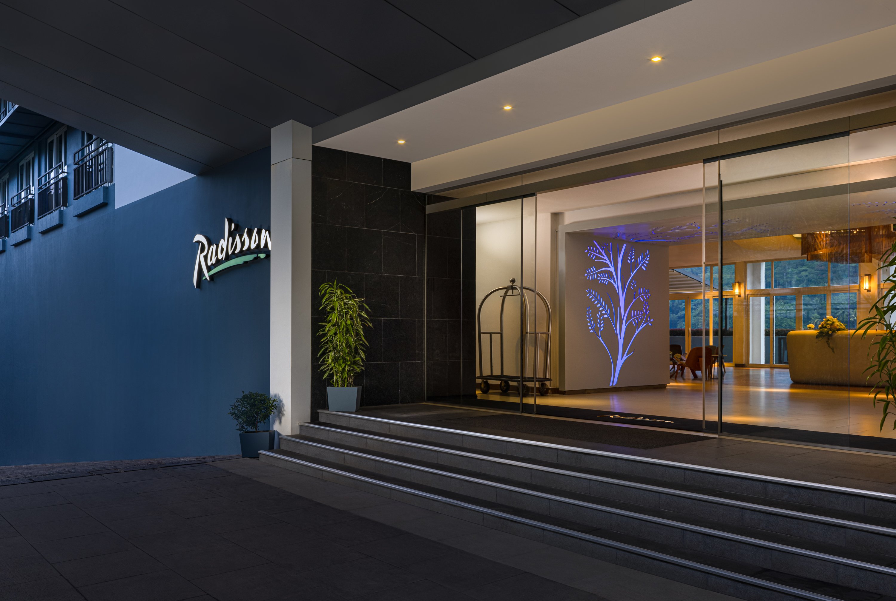 RADISSON KANDY